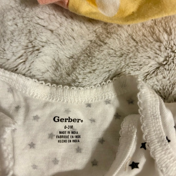 Gerber 0-3 Month; 9 Onsies and 1 Zip Up Pajama. - Picture 3 of 3